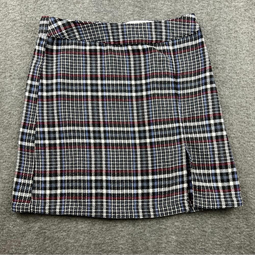 Tinseltown Plaid Mini Skirt Stylish Versatile Size Small‎